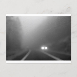 Carte Postale Pluie nocturne - approche des phares