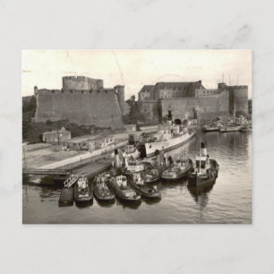 Carte Postale Port de Brest avec des remorqueurs anciens au pied