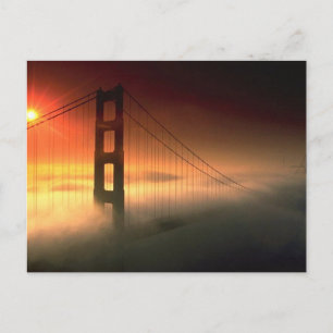 Carte Postale Porte d'or recouverte de brouillard