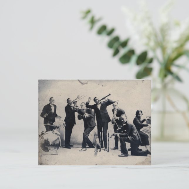 Carte Postale Portrait de groupe de musiciens vaudeville, 1920 (Debout devant)