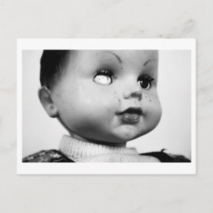 Carte Postale Portrait de poupée - Un œil