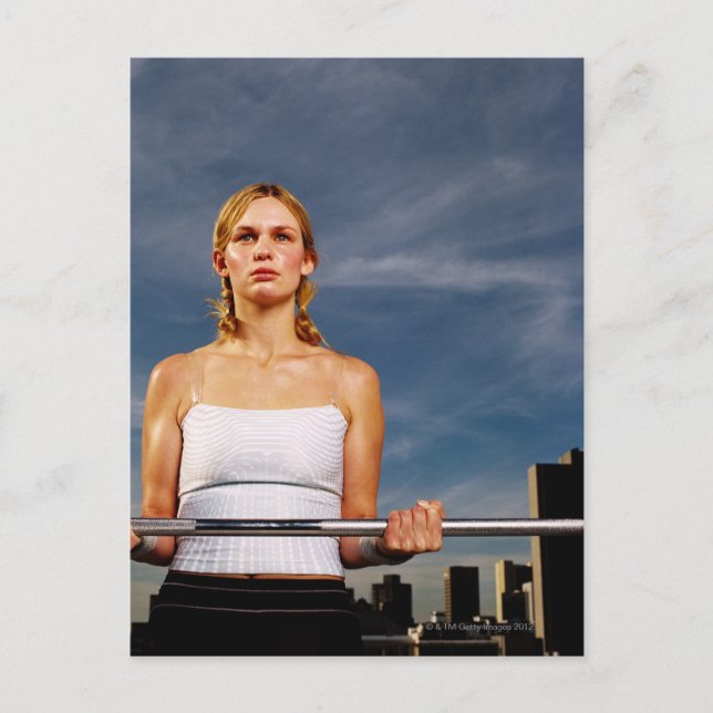 Carte Postale Portrait d'une jeune femme portant une cloche (Devant)