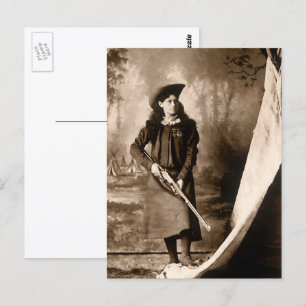 Carte Postale Portrait photo vintage, Miss Annie Oakley et Gun