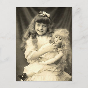 Carte Postale Portrait vintage Jeune fille avec poupée
