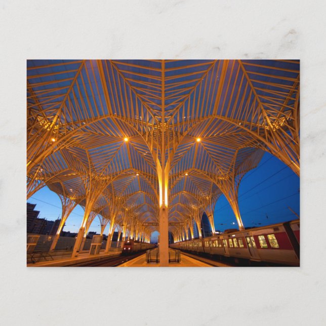 Carte Postale Portugal, Lisbonne. Vue de la gare moderne (Devant)