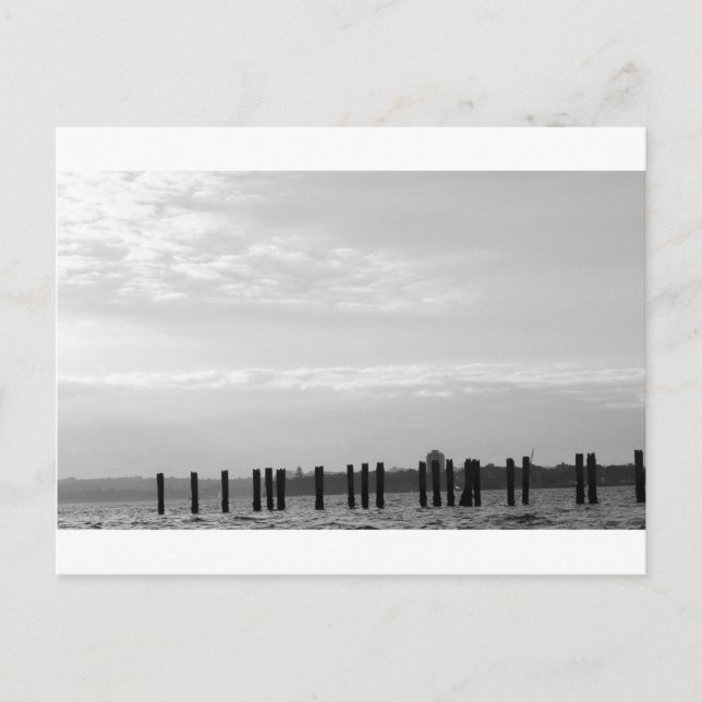 Carte Postale Posts Black and White Sky (Devant)