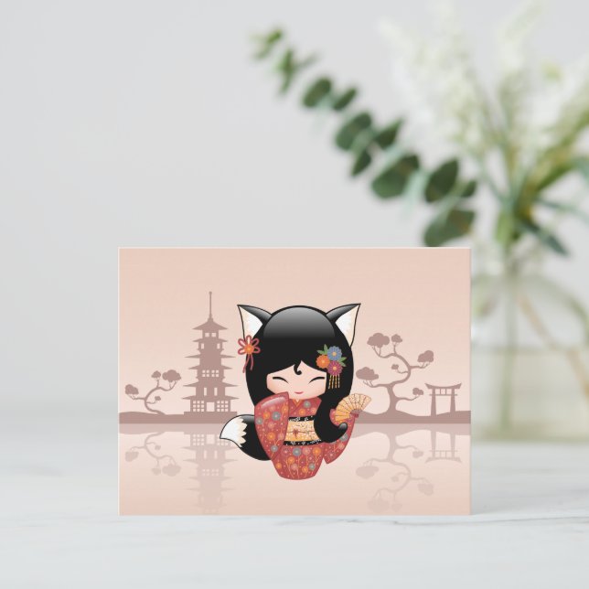Carte Postale Poupée Kitsune Kokeshi - jolie fille Black Fox (Debout devant)