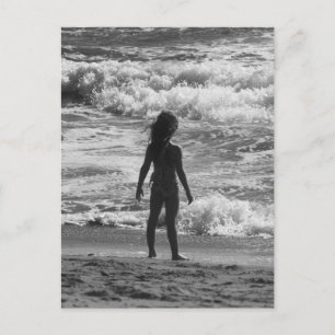 Carte Postale Prêt à affronter le monde - Fille sur la plage