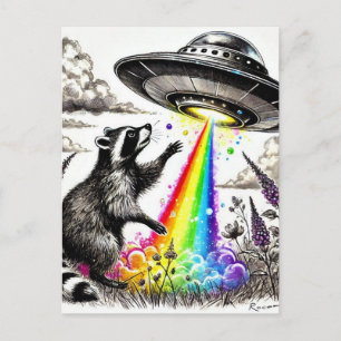 Carte Postale Raccoon et l'OVNI arc-en-ciel dans une prairie fle