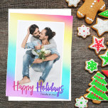 Carte Postale Rainbow Gay pride Couple Photo Chic Happy Holidays<br><div class="desc">Joyeuses vacances dans de jolies couleurs rose et violet sur les couleurs pastel arc-en-ciel. Carte postale de vacances photo colorée pour un couple ou une famille LGBT. Personnalisez avec votre propre photo et message customisé sur le dos.</div>