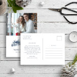 Carte Postale Rapport annuel de la famille Blue Christmas Winter<br><div class="desc">Village d'hiver de Noël bleu blanc Rapport familial annuel Une photo Carte postale. Elégant Joyeux Noël Rapport annuel de famille dans un style classique avec paysage d'hiver monochrome dans les couleurs bleu marine et blanc. Design élégant et élégant. Une photo.</div>
