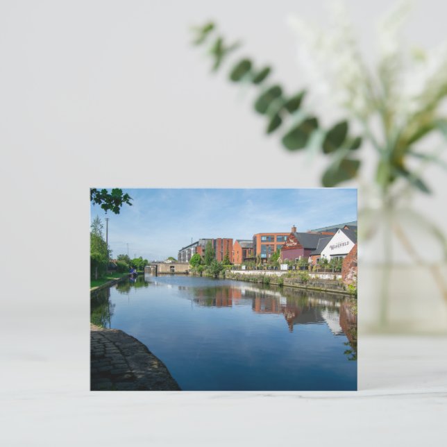 Carte Postale Reflets sur le canal, Wakefield (Debout devant)