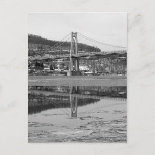 Carte Postale Réflexion de la tour Icy Bridge