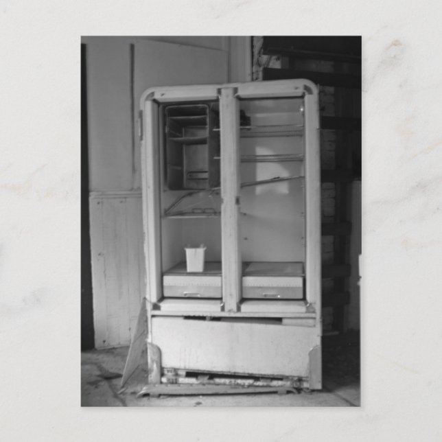 Carte Postale Réfrigérateur abandonné (Devant)