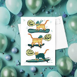 Carte Postale Regarde Meowt ! Skate Surfer Snowboard Tabby Chat<br><div class="desc">VÉRIFIEZ MEOWT ! Avez-vous déjà vu un chat skateboard ? Peut-être un chat de snowboard ? Ou même un chat de surf ? Découvrez cette carte de chat amusante et vérifiez dans mon magasin les articles plus assortis comme les tasses, les autocollants et plus encore. Et bien sûr plus de...</div>