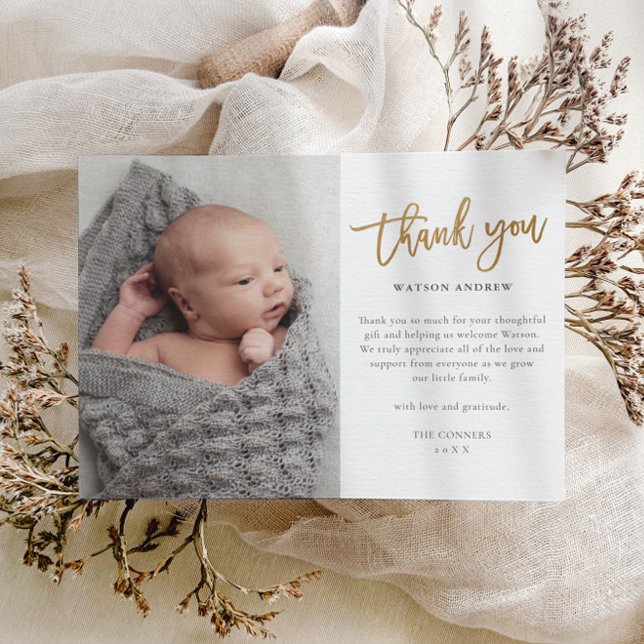 Carte Postale Remerciement de bébé photo de script moderne (Elegant Gold Thank You Script Baby Photo Thank You Card.)
