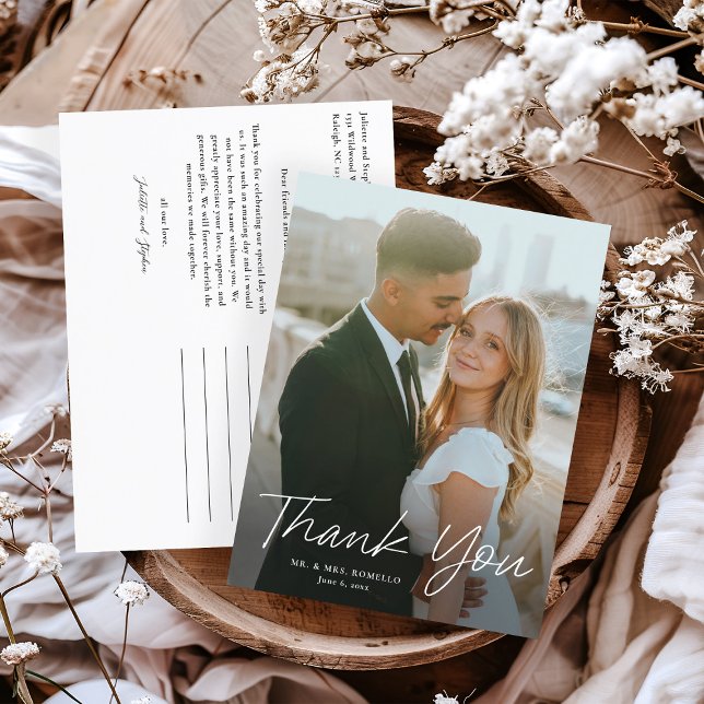Carte Postale Remerciement de mariage simple photo écriture mode (Modern script photo wedding thank you postcard.)