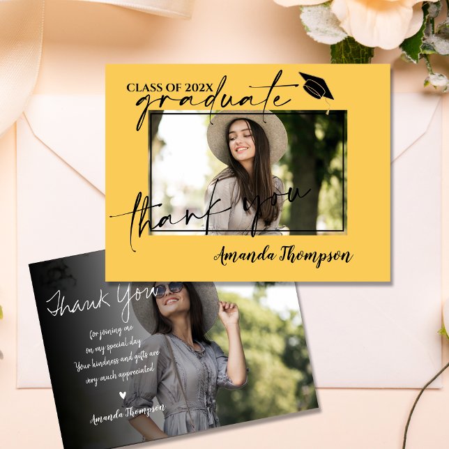 Carte Postale Remerciements pour la photo de remise des diplômes (Yellow Class of 2025 Graduation Photo Thank You Postcard)
