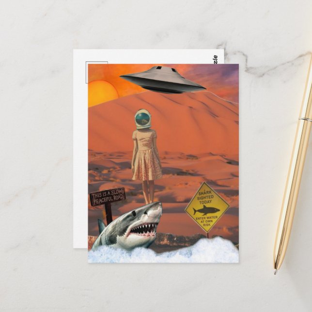 Carte Postale Requin du désert Astronaute UFO Collage surréalist (Devant/Arrière en situation)
