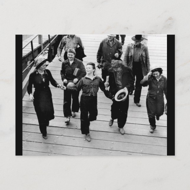 Carte Postale Rosie les Riveters sur la promenade (Devant)