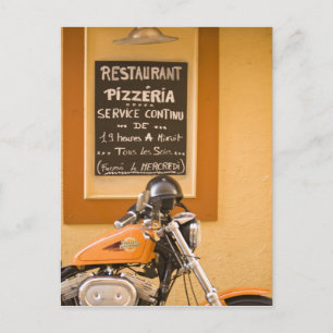 Carte Postale Rues colorées à Villefranche. Proche Nice