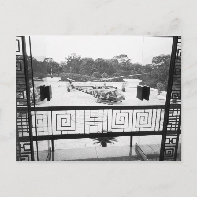 Carte Postale Saigon HCMC Viêt Nam, hélicoptère Huey (Devant)