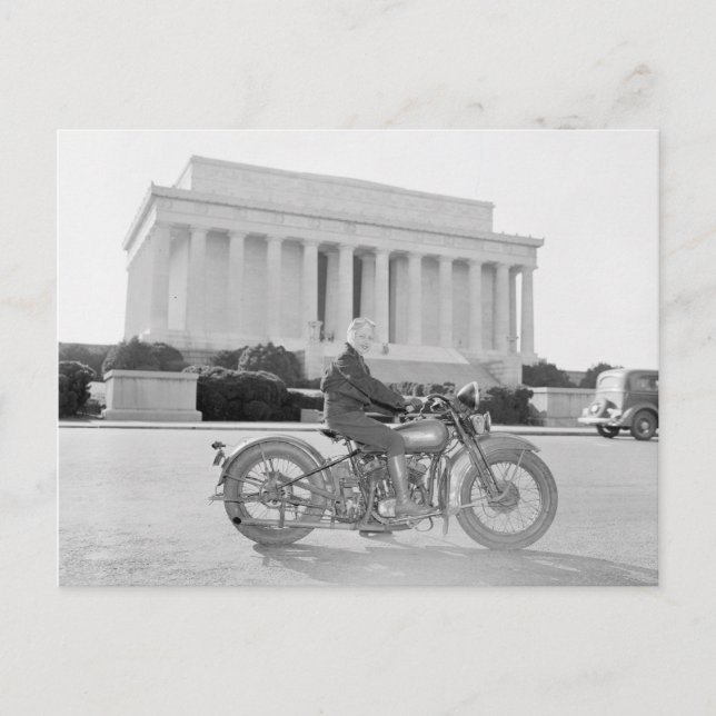 Carte Postale Sally et Her Harley (Devant)