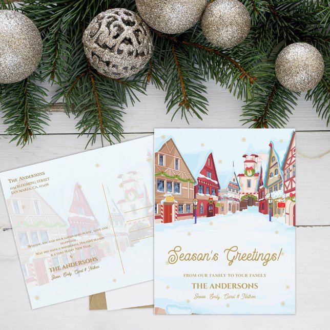 Carte Postale Salutations de saison Snowy Village Famille Noël (Season’s Greetings Snowy Village Family Christmas Postcard)