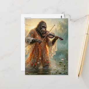 Carte Postale Sasquatch avec un violon dans l'étang aux lis
