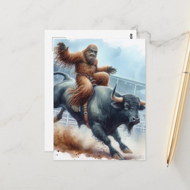 Carte Postale Sasquatch Rides Bull dans Rodeo Aquarelle (Devant/Arrière en situation)
