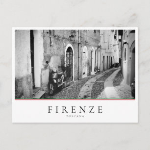 Carte Postale Scooter dans une rue en Italie en noir et blanc