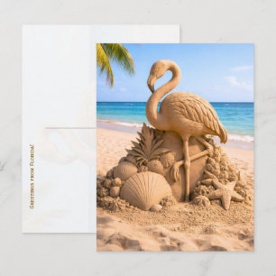 Carte Postale Sculpture de sable de flamant rose sur une plage t