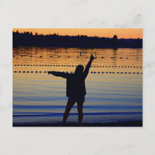 Carte Postale silhouette de dame au coucher du soleil
