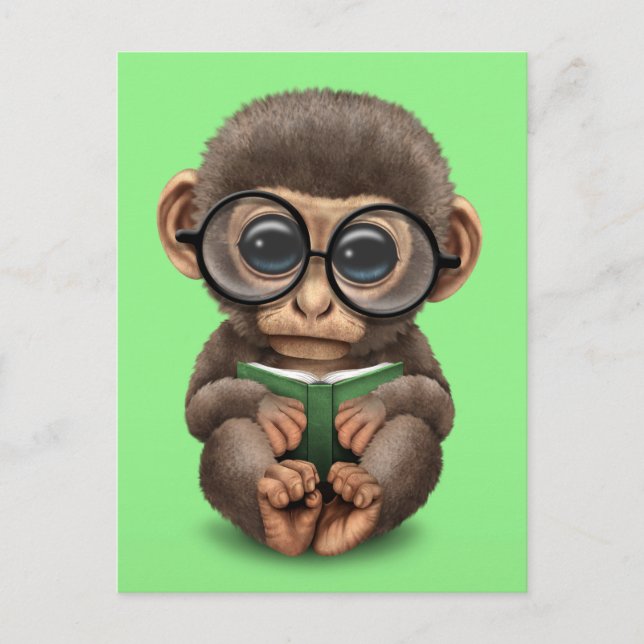 Carte Postale Singe Bébé mignon Lire un livre sur le vert (Devant)