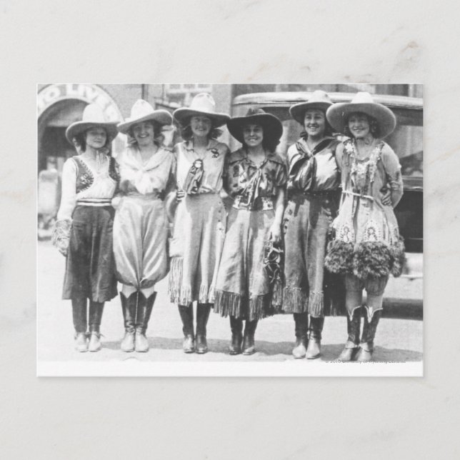 Carte Postale Six cowgirls à Cheyenne Frontier Days. (Devant)