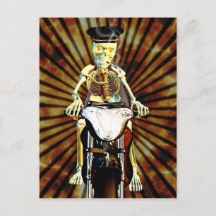 Carte Postale Skeleton biker fumer une cigarette