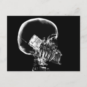 CARTE POSTALE SKELETON X-RAY SUR TÉLÉPHONE CELLULAIRE NOIR ET BL