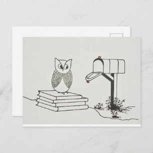 Carte Postale Smart Owl attend sur une pile de livres pour un pe