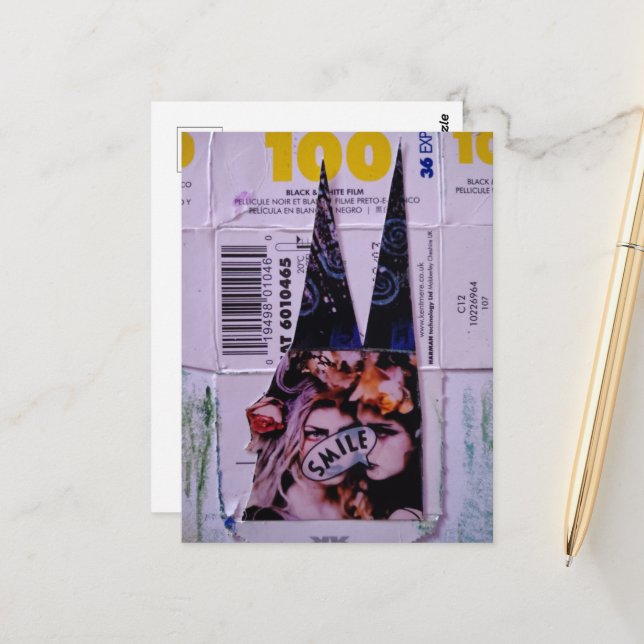 Carte Postale Smile 100 Mixed Media Collage (Devant/Arrière en situation)