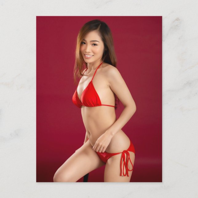 Carte Postale Smiling Woman In Red Bikini (Devant)
