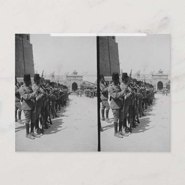 Carte Postale Soldats égyptiens dans la Citadelle, Le Caire v.19 (Devant)