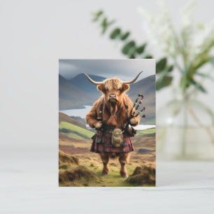 Carte Postale Sonneur de cornemuse de vache des Highlands écossa