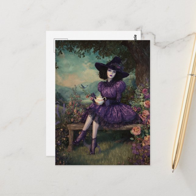 Carte Postale Sorcière avec du thé sur un banc sous un arbre (Devant/Arrière en situation)