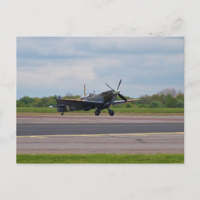Carte Postale Spitfire sur la piste (Devant)