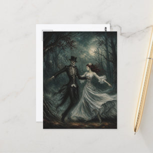 Carte Postale Squelette dansant et femme dans les bois