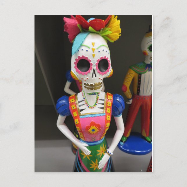 Carte Postale Squelette en robe (Devant)