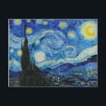 Carte Postale Starry Night Van Gogh Art Imprimer<br><div class="desc">Ce tableau emblématique de 1889 de Vincent van Gogh montre une scène tirée de la vue de sa chambre dans l'asile où il séjournait. Il utilise de riches pigments bleus et un pigment jaune indien assez rare. Étonnamment,  il semble qu'il n'en ait pas particulièrement aimé.</div>