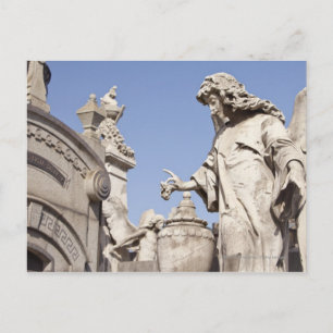 Carte Postale Statue d'angle près dans le cimetière de La Recole