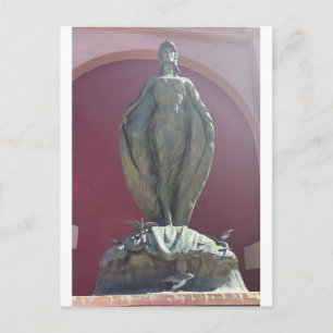 Carte Postale Statue de femme en bronze élégante