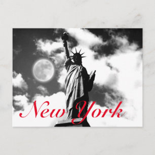 Carte Postale Statue rouge blanche noire de Liberty New York